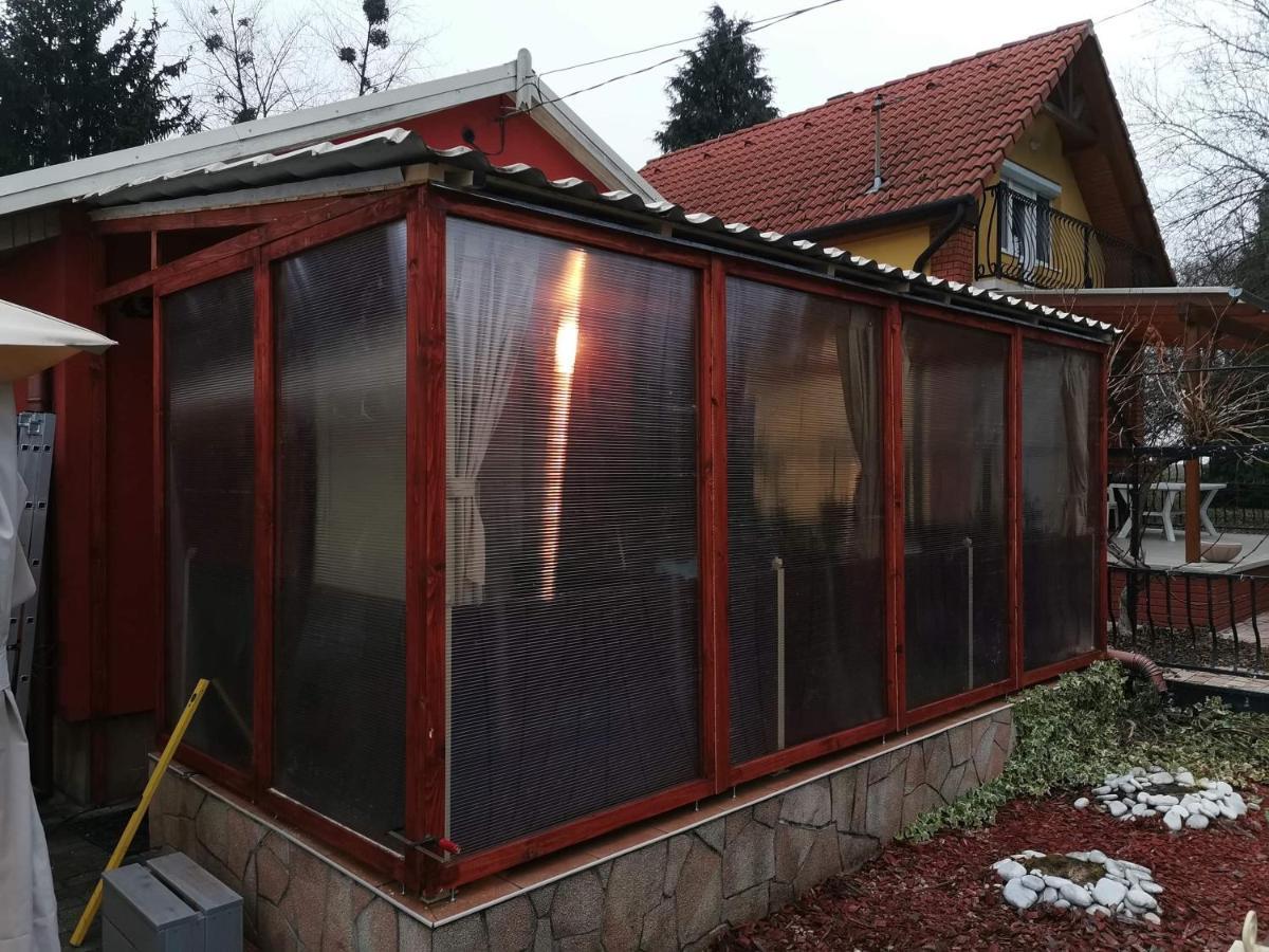 Gunarasi Villa Jacuzzival Dombovar Luaran gambar