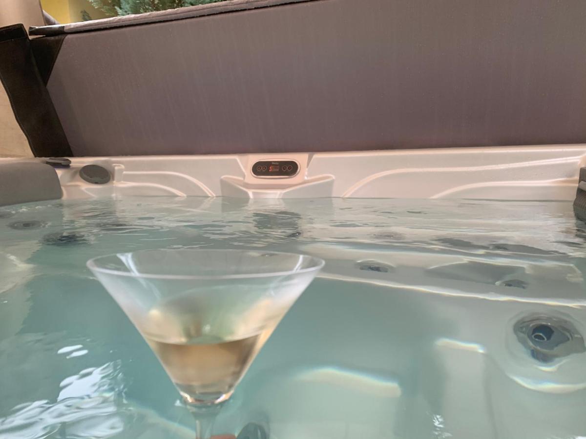 Gunarasi Villa Jacuzzival Dombovar Luaran gambar
