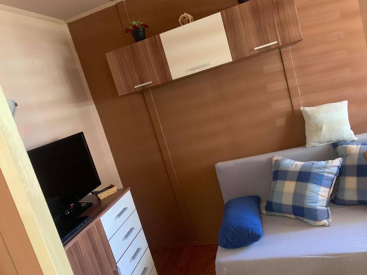 Gunarasi Villa Jacuzzival Dombovar Luaran gambar